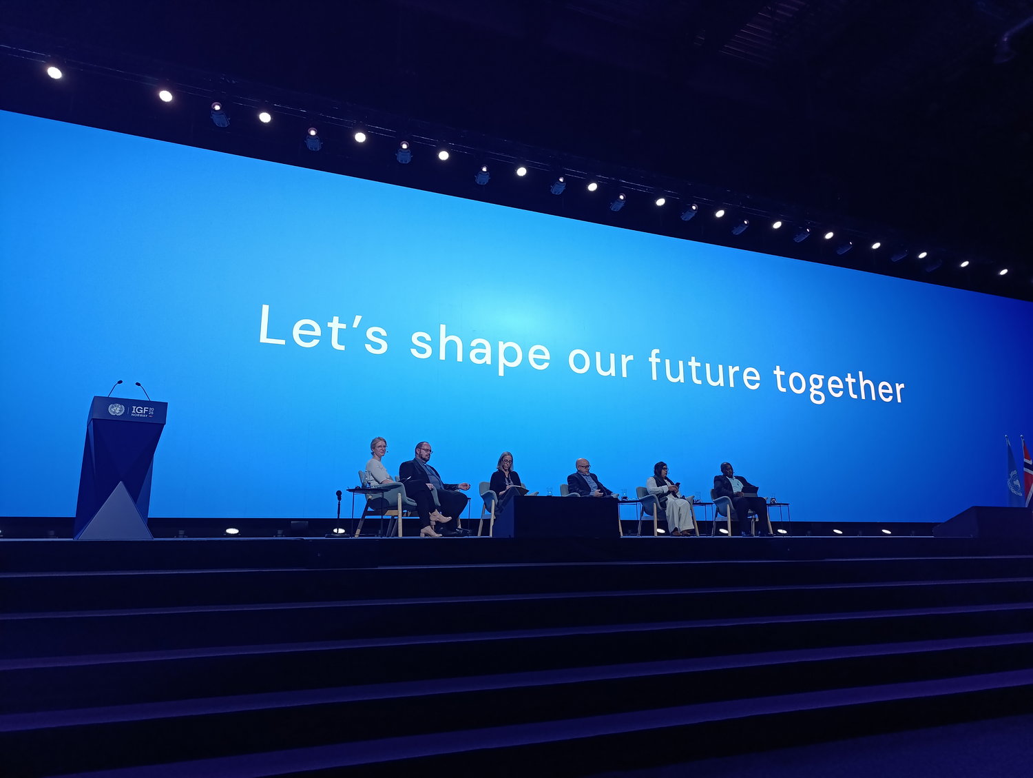 Diplo/GIP at IGF 2025 6 Crowd, Person, Audience, People, Clothing, Footwear, Shoe, Speech, Face, Head, Dave Douglas